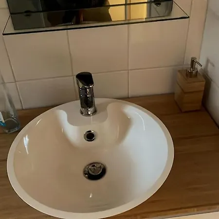 All-in-suites 2, Vollausgestattete 60qm, Zentral Am Hbf, U-bahn Zur Messe, Netflix, 100mbit Glasfaser Daire Essen